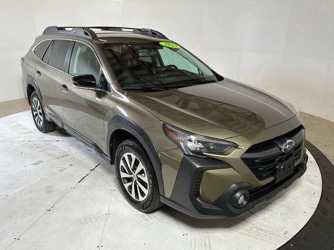 Used 2023 Subaru Outback Premium AWD/4WD image 8