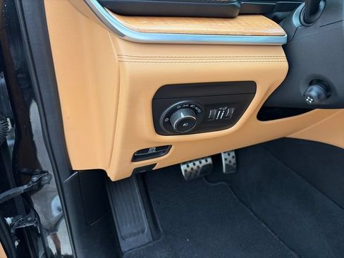 Used 2022 Jeep Grand Cherokee Summit AWD/4WD image 20