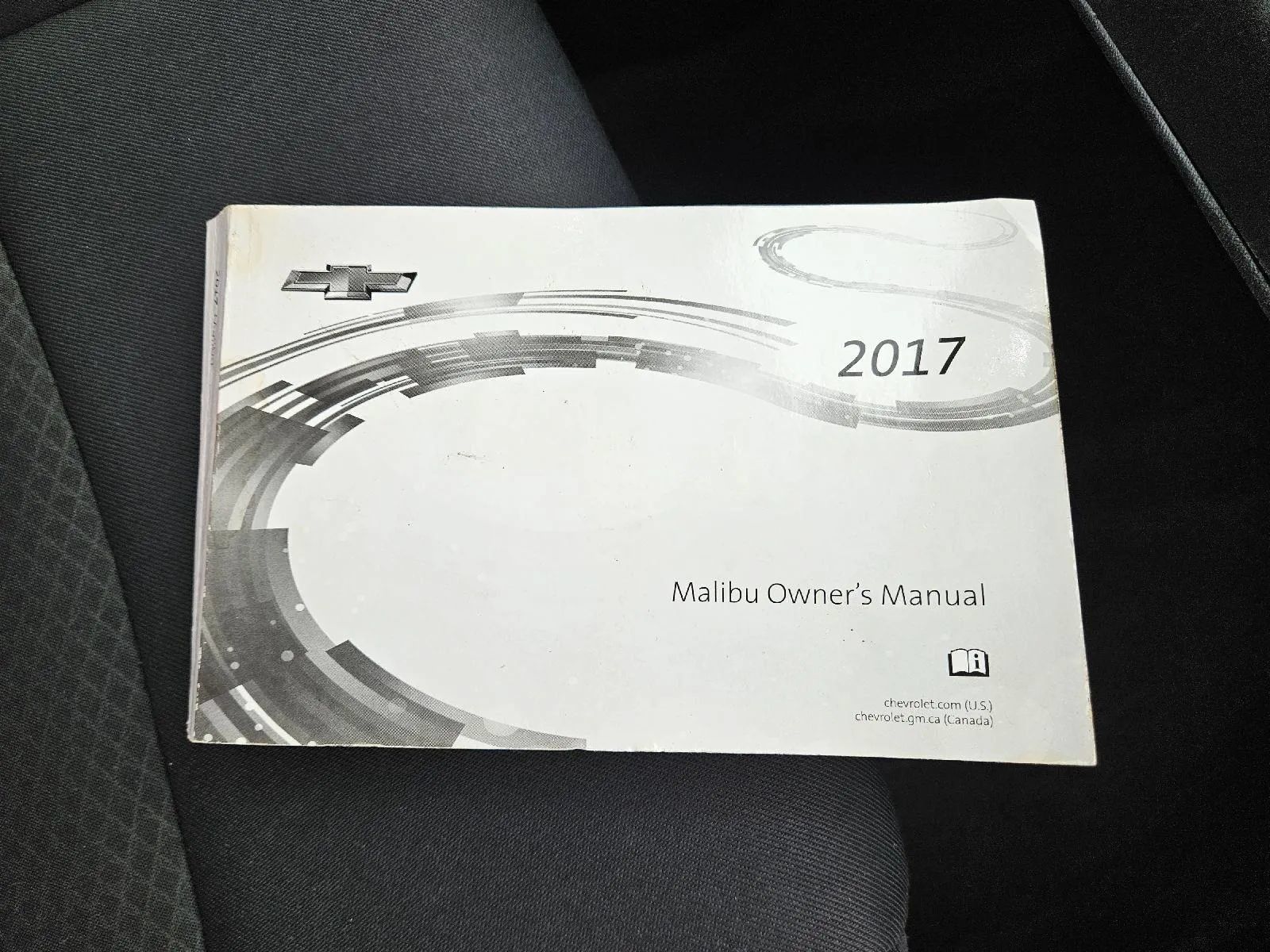 Used 2017 Chevrolet Malibu LT FWD image 22