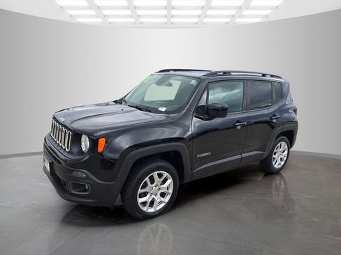 Used 2018 Jeep Renegade Latitude w/ Cold Weather Group AWD/4WD image 6