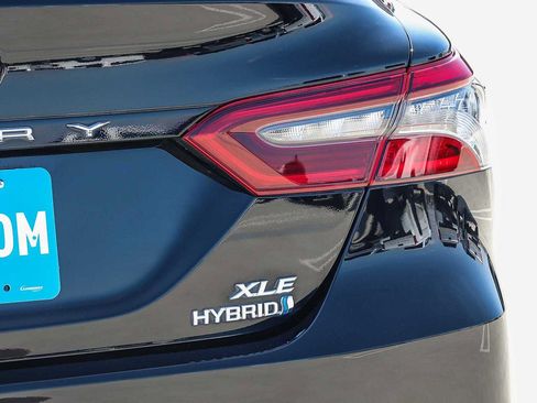 Used 2021 Toyota Camry XLE FWD image 8