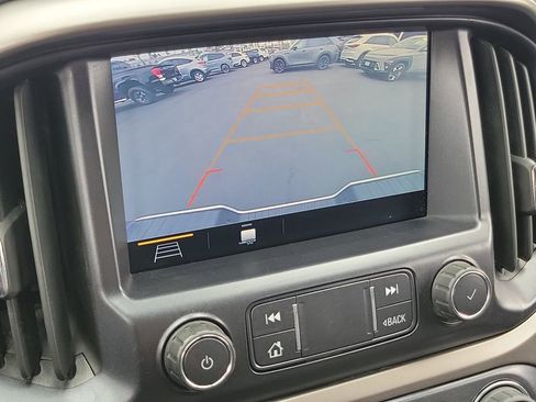 Used 2021 Chevrolet Colorado Z71 AWD/4WD image 11