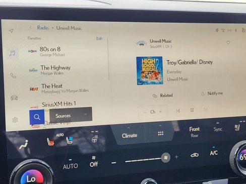 Used 2025 Lexus RX 350 w/ Convenience Package image 26