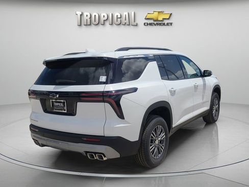 New 2026 Chevrolet Traverse LT image 3