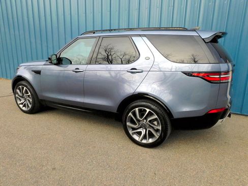 Used 2020 Land Rover Discovery Landmark image 3