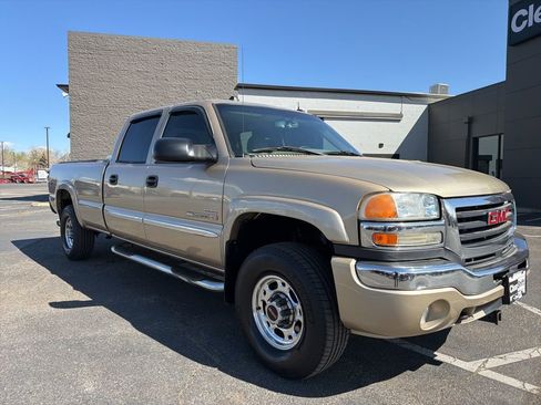 Used 2004 GMC Sierra 2500 SLT w/ Heavy-Duty Power Package image 2