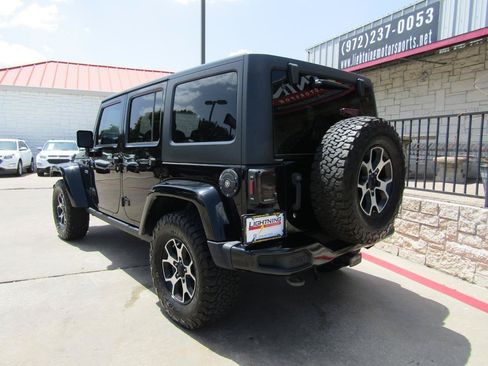 Used 2017 Jeep Wrangler Unlimited Sahara AWD/4WD image 3