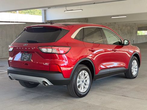 Used 2021 Ford Escape SE w/ Convenience Package AWD/4WD image 5