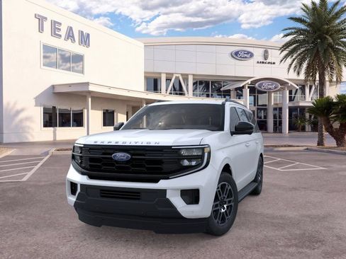 New 2026 Ford Expedition Active AWD/4WD image 2