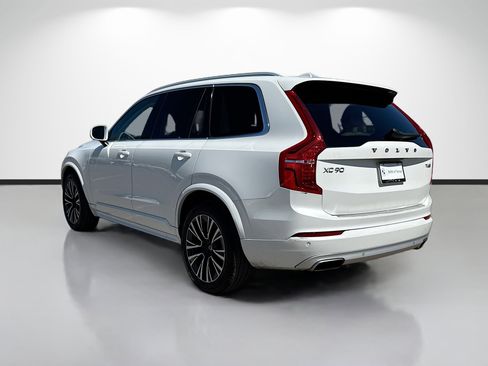 Used 2021 Volvo XC90 T6 Momentum w/ Protection Package Premier image 5