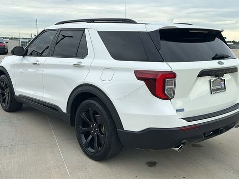 Used 2024 Ford Explorer ST-Line w/ Class IV Trailer Tow Package RWD image 12