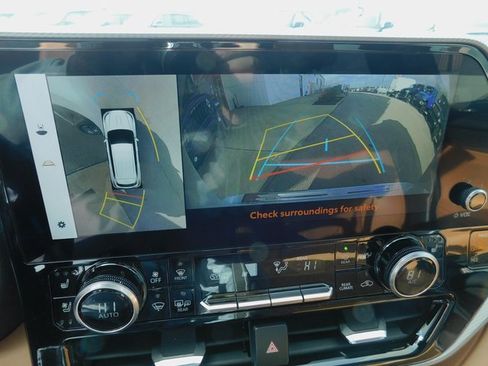 Used 2023 Toyota Highlander Platinum image 38