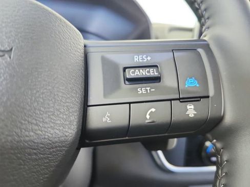 Used 2025 Nissan Rogue SV FWD image 24