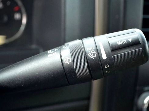 Used 2012 Jeep Liberty Sport RWD image 34