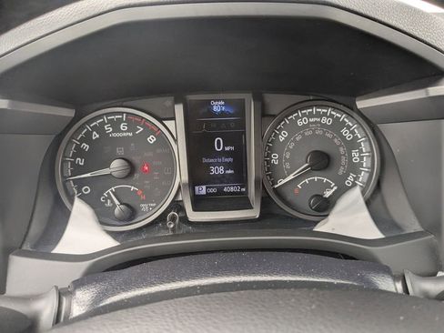 Used 2022 Toyota Tacoma TRD Sport AWD/4WD image 19