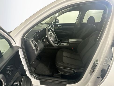 Used 2022 Kia Sorento LX FWD image 13