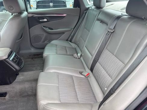 Used 2016 Chevrolet Impala LT w/ Convenience Package FWD image 28