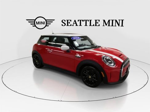 Certified 2024 MINI Cooper SE w/ Signature Upholstery Package image 11