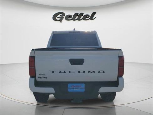 Certified 2025 Toyota Tacoma TRD Off-Road AWD/4WD image 6