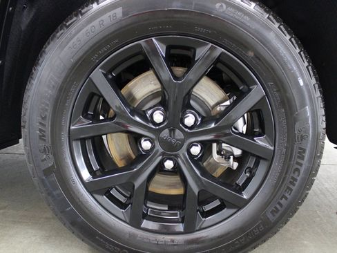 Used 2024 Jeep Grand Cherokee L Laredo image 9