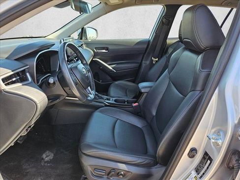 Used 2024 Toyota Corolla Cross XLE FWD image 21