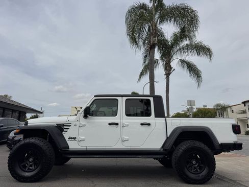 Used 2020 Jeep Gladiator Sport w/ Quick Order Package 24S image 2