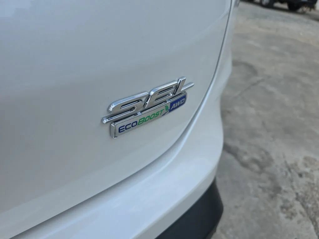 Used 2019 Ford Edge SEL w/ Equipment Group 201A FWD image 12