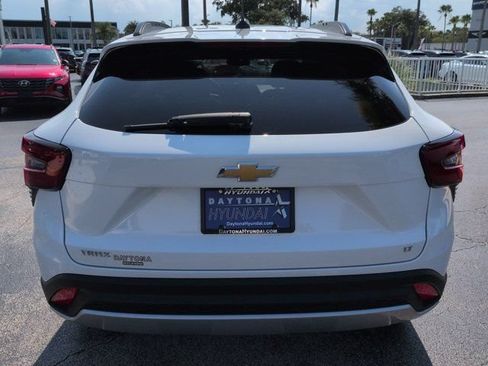 Used 2024 Chevrolet Trax LT w/ Driver Confidence Package FWD image 5