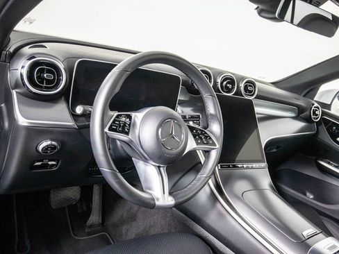 Used 2024 Mercedes-Benz GLC 300 image 17