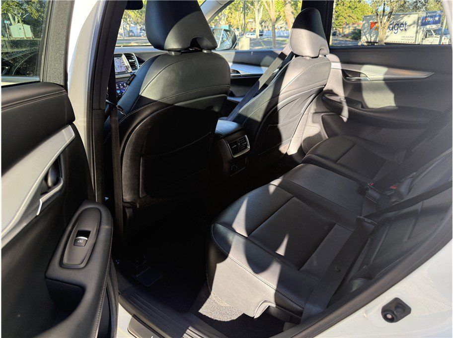 Used 2019 INFINITI QX50 Luxe w/ Navigation Package FWD image 10