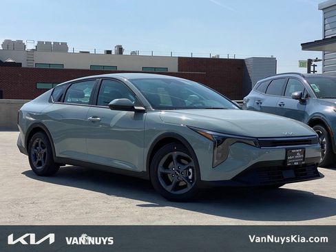 New 2026 Kia K4 FWD image 1