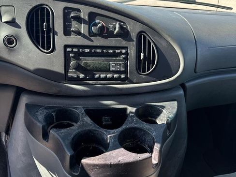 Used 2006 Ford E-350 and Econoline 350 Chateau image 13