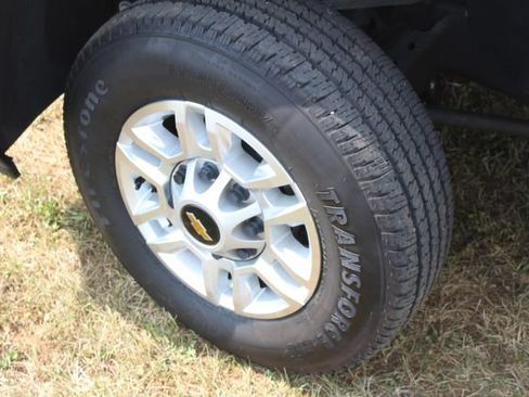 Used 2024 Chevrolet Silverado 2500 LT AWD/4WD image 25