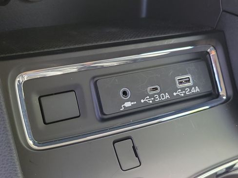 Used 2026 Subaru Ascent Premium AWD/4WD image 9