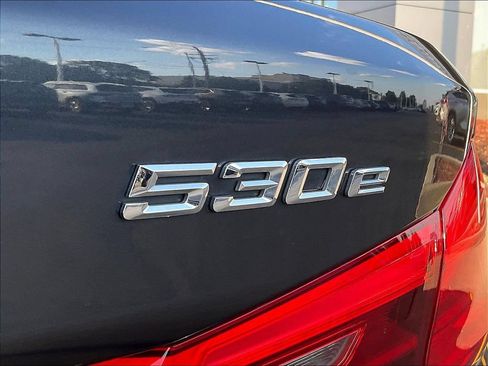 Used 2019 BMW 530e xDrive w/ Convenience Package AWD/4WD image 23