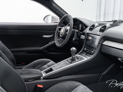 Used 2020 Porsche 718 Cayman GT4 image 40
