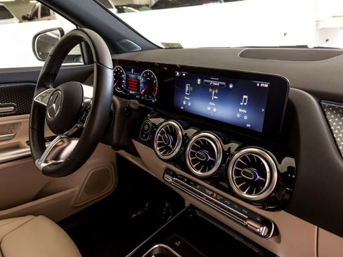 Used 2025 Mercedes-Benz GLA 250 GLA 250 image 30