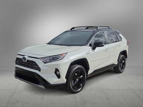 Used 2020 Toyota RAV4 XSE image 4