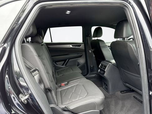 Used 2024 Volkswagen Atlas Cross Sport SE AWD/4WD image 23