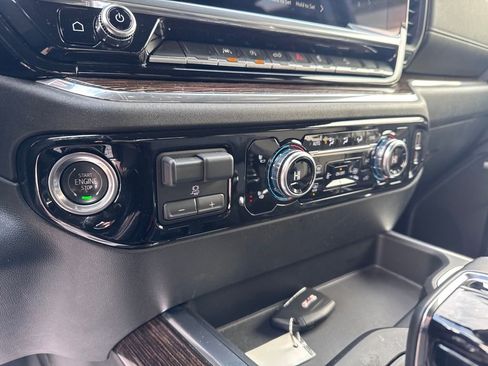 Used 2023 GMC Sierra 1500 Elevation w/ Preferred Package image 19