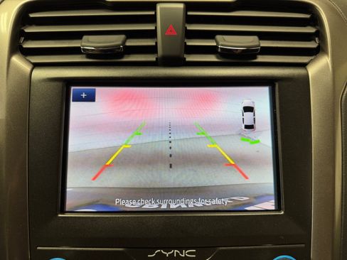 Used 2020 Ford Fusion SE FWD image 21