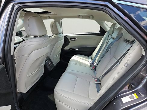 Used 2016 Toyota Avalon XLE Premium FWD image 8