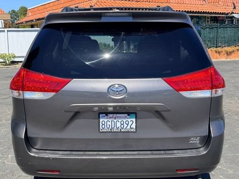Used 2014 Toyota Sienna XLE AWD/4WD image 5