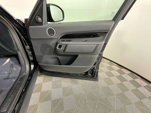 Certified 2025 Land Rover Discovery S AWD/4WD image 22