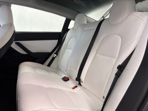 Used 2021 Tesla Model 3 Standard Range Plus image 8
