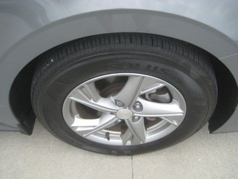 Used 2022 Hyundai Sonata SE FWD image 9