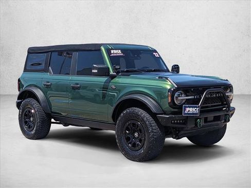 Used 2022 Ford Bronco Wildtrak image 3