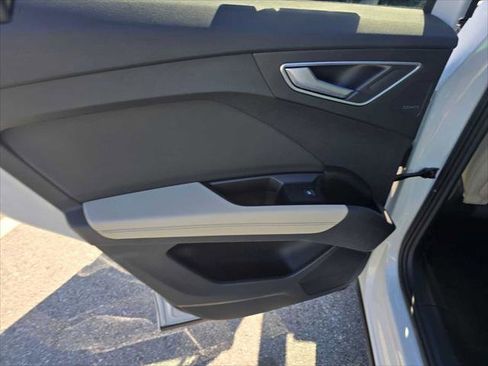 Used 2023 Audi Q4 e-tron Premium Plus w/ Premium Plus image 20