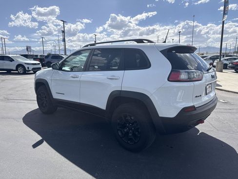 Used 2019 Jeep Cherokee Trailhawk AWD/4WD image 7