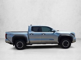 Used 2026 Toyota Tacoma TRD Off-Road w/ TRD Off Road Upgrade Package AWD/4WD video 4